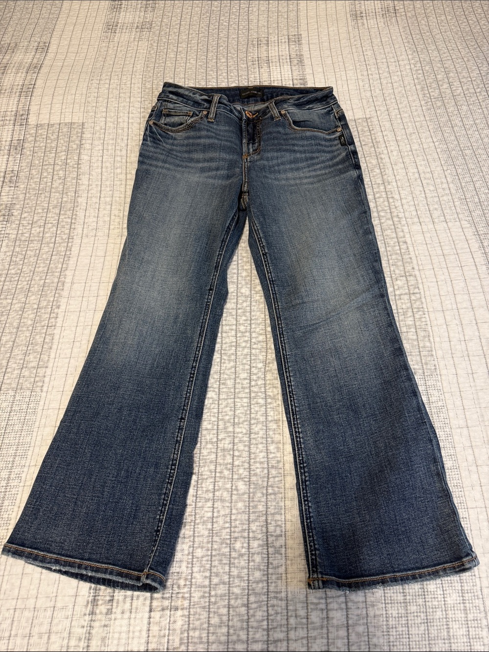 Silver jeans suki straight crop distressed blue jeans